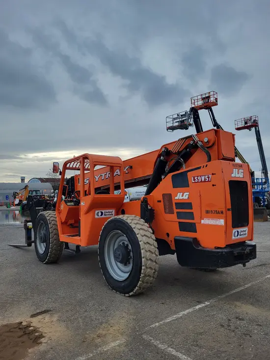 2016 SKYTRAK 10054 Forklift
