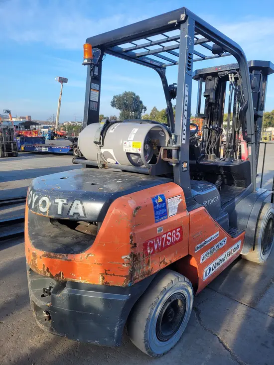 2018 Toyota 8FGU30 Warehouse Forklift