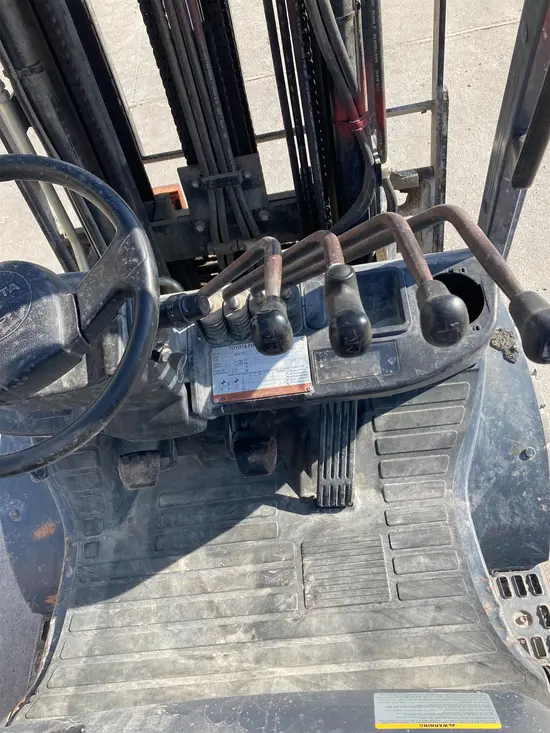 2017 Toyota 8FDU25 Warehouse Forklift