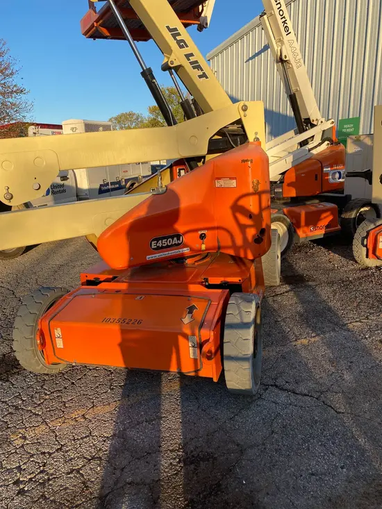 2015 JLG E450AJ Articulating Boom Lift