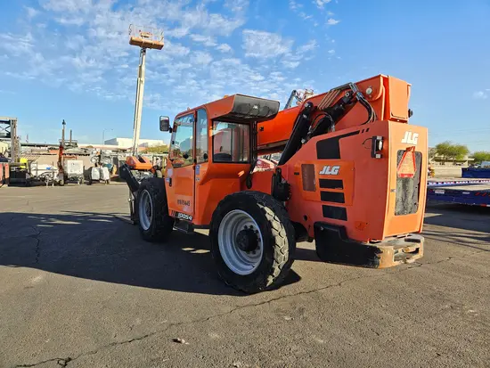 2017 SKYTRAK 10054 Forklift