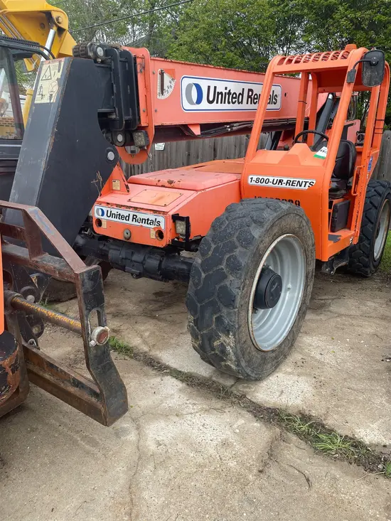 2016 SKYTRAK 8042 Forklift