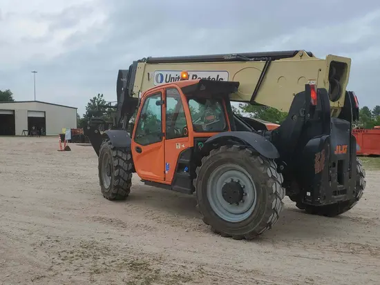 2015 JLG 1055 Forklift