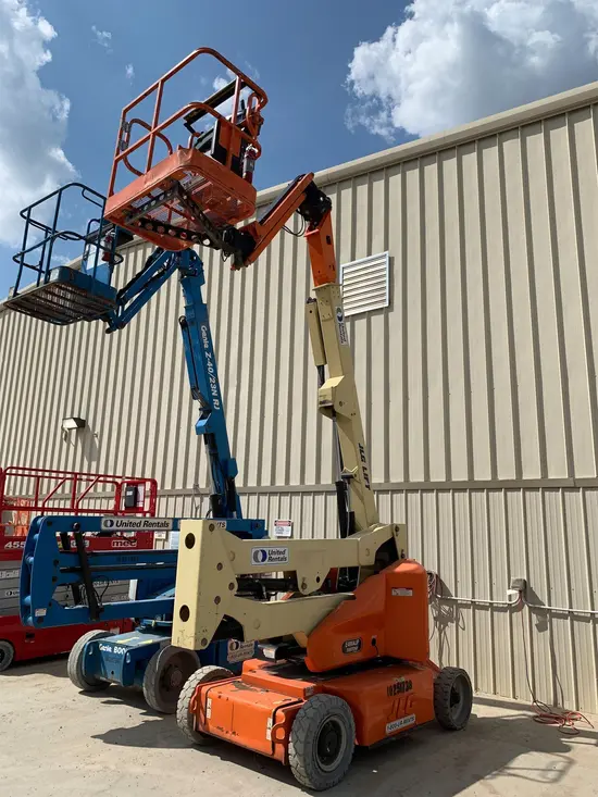 2014 JLG E400AJPN Articulating Boom Lift