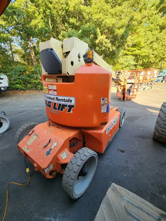 2011 JLG E400AJPN Articulating Boom Lift