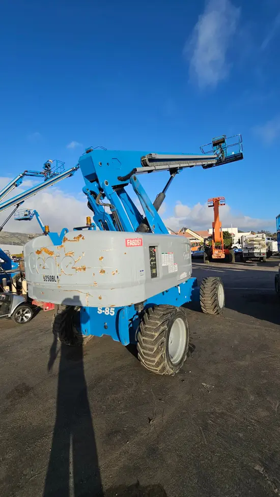 2014 Genie S-85 Boom Lift