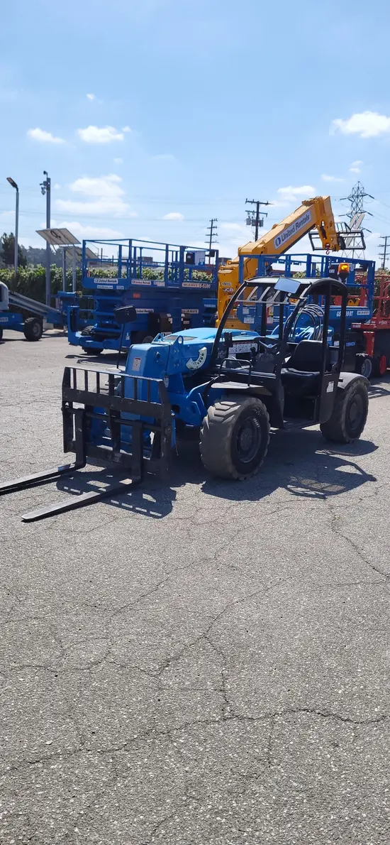 2017 Genie GTH-5519 Forklift