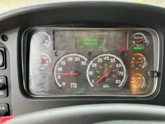 2020 Freightliner M2106 Truck