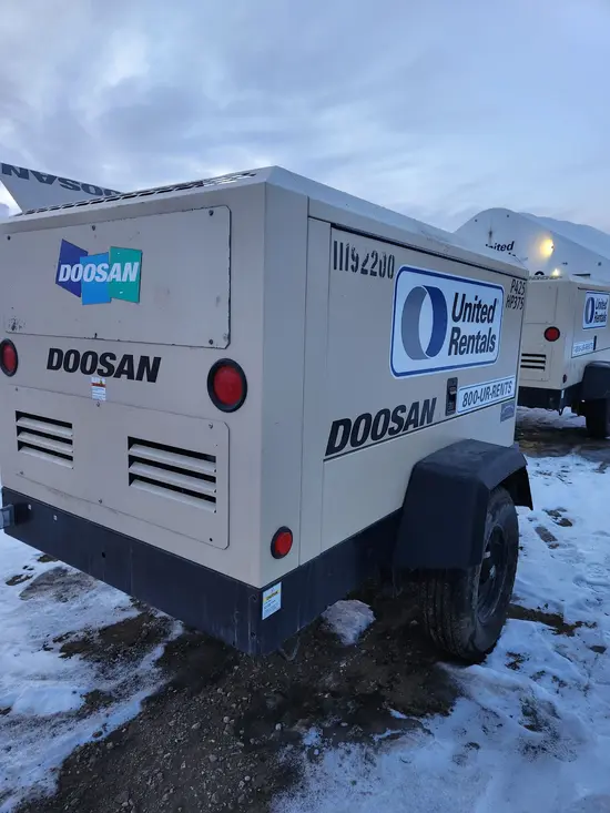 2021 Doosan P425/HP375WCU Air Compressor