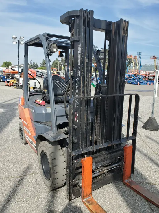 2017 Toyota 8FGU25 Warehouse Forklift