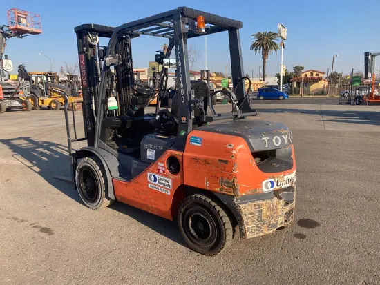2017 Toyota 8FGU30 Warehouse Forklift