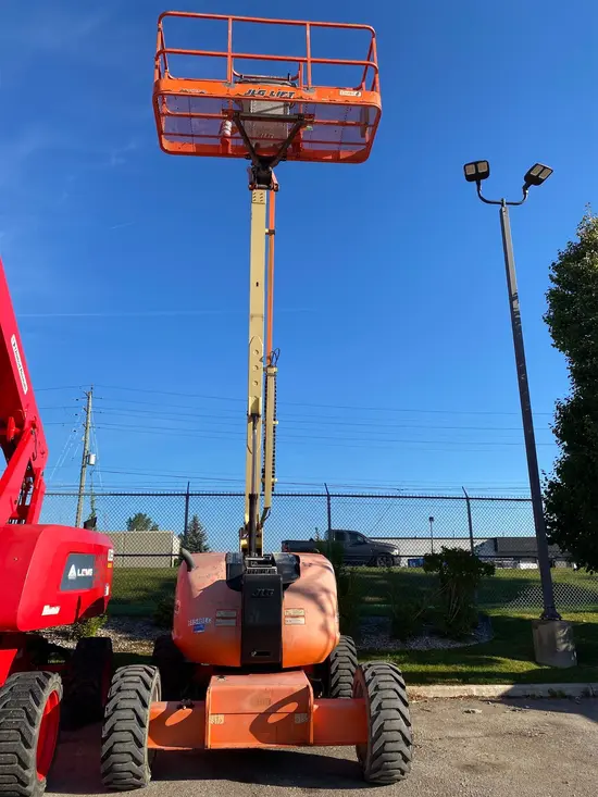 2013 JLG 600AJ Articulating Boom Lift