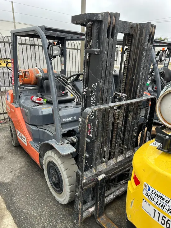 2016 Toyota 8FGU25 Warehouse Forklift