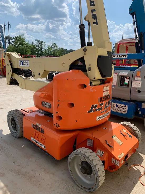 2014 JLG E400AJPN Articulating Boom Lift