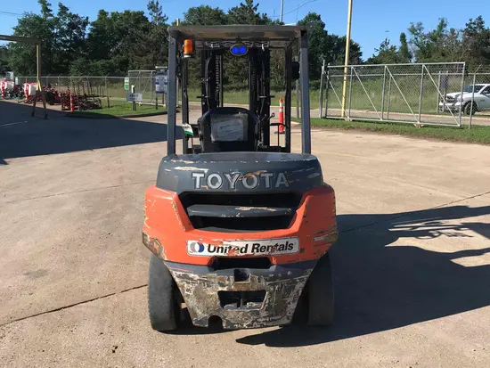 2019 Toyota 8FD35U Warehouse Forklift