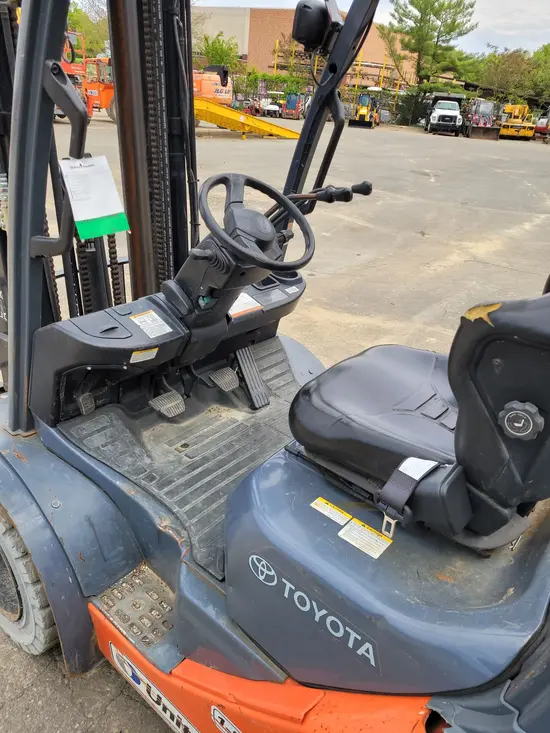 2017 Toyota 8FGU25 Warehouse Forklift