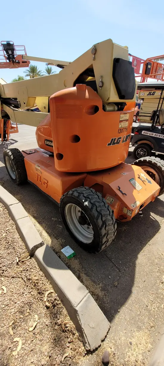 2013 JLG E450AJ Articulating Boom Lift
