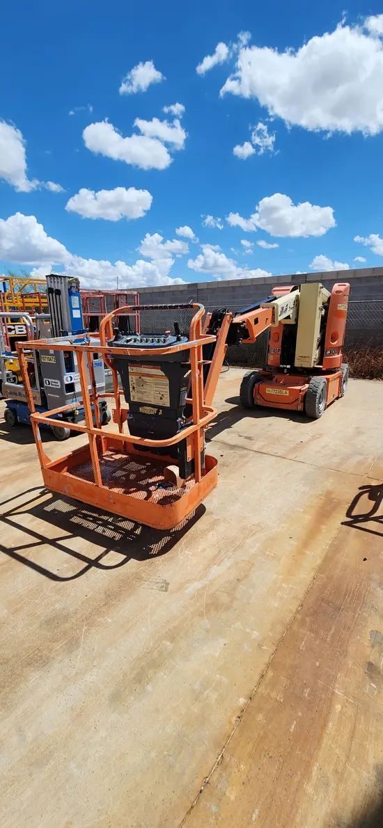 2014 JLG E300AJP Articulating Boom Lift