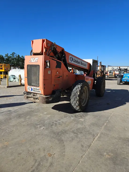 2016 SKYTRAK 8042 Forklift