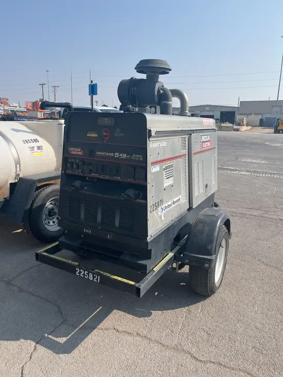 2019 Lincoln Electric VANTAGE 549 Welder