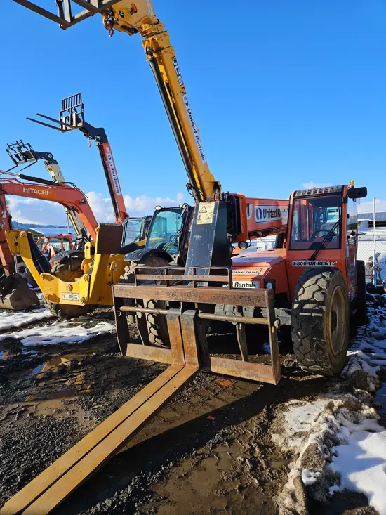 2017 SKYTRAK 8042 Forklift
