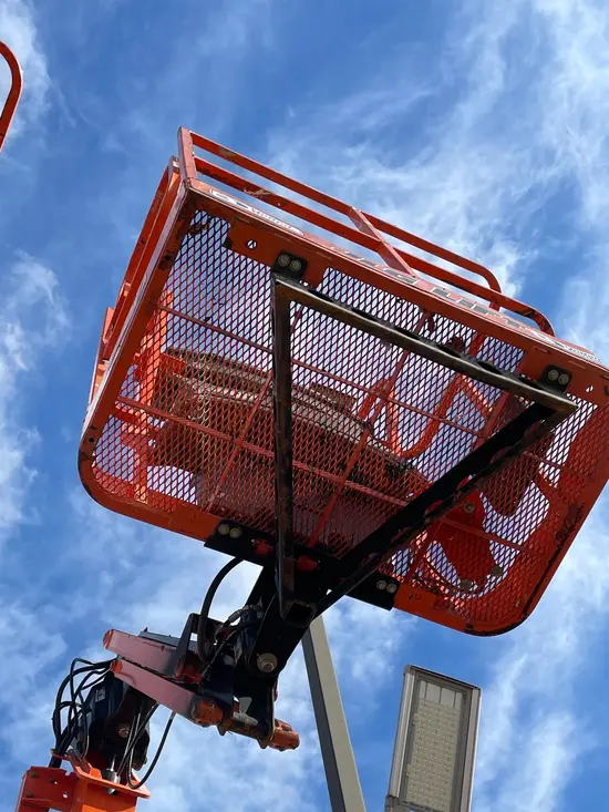 2016 JLG E400AJPN Articulating Boom Lift