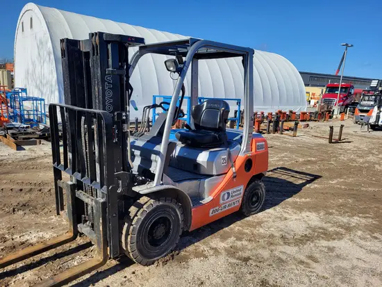 2018 Toyota 8FDU25 Warehouse Forklift