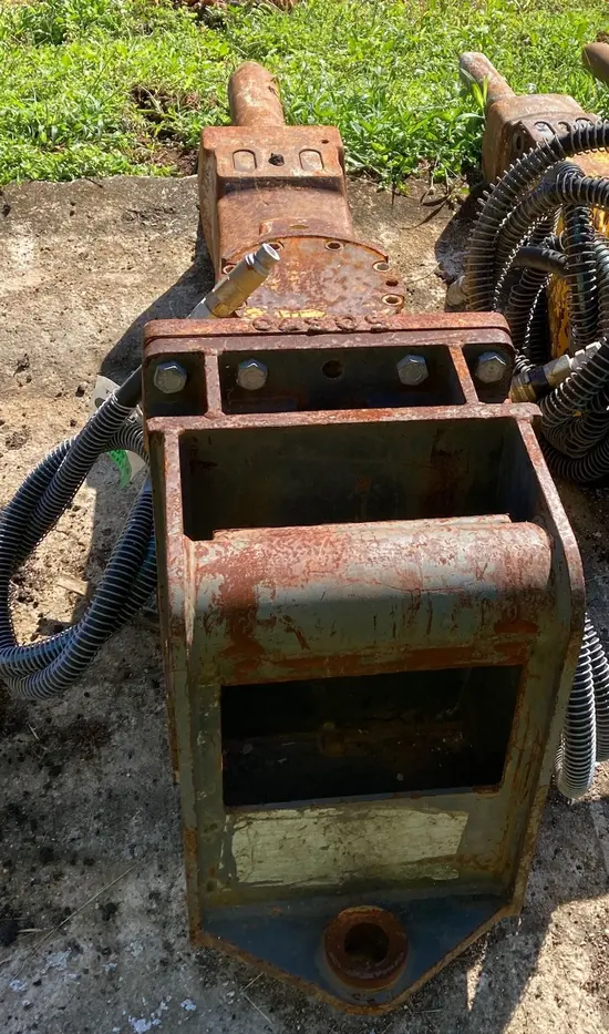 2017 Atlas Copco SB 452 Attachment