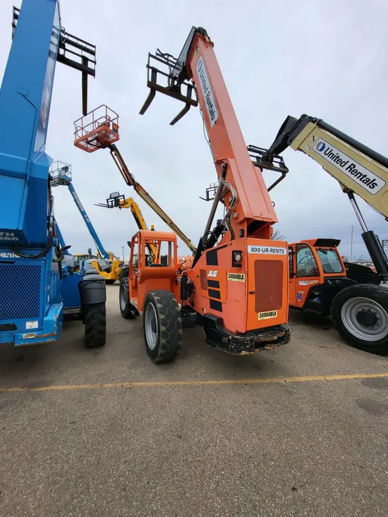2016 SKYTRAK 8042 Forklift