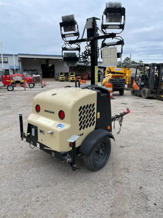 2019 Doosan LCVWKUB Towable Light Tower