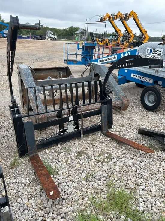 2011 Case QC300DTCPF10660 Attachment