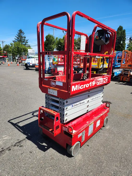 2018 MEC MICRO 19 Scissor Lift