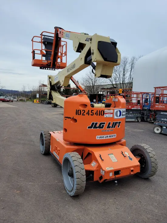 2014 JLG E450AJ Articulating Boom Lift