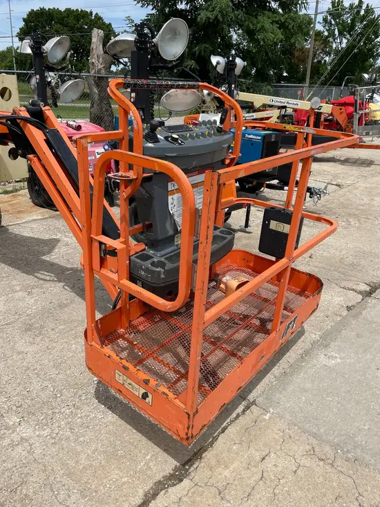 2014 JLG E450AJ Articulating Boom Lift