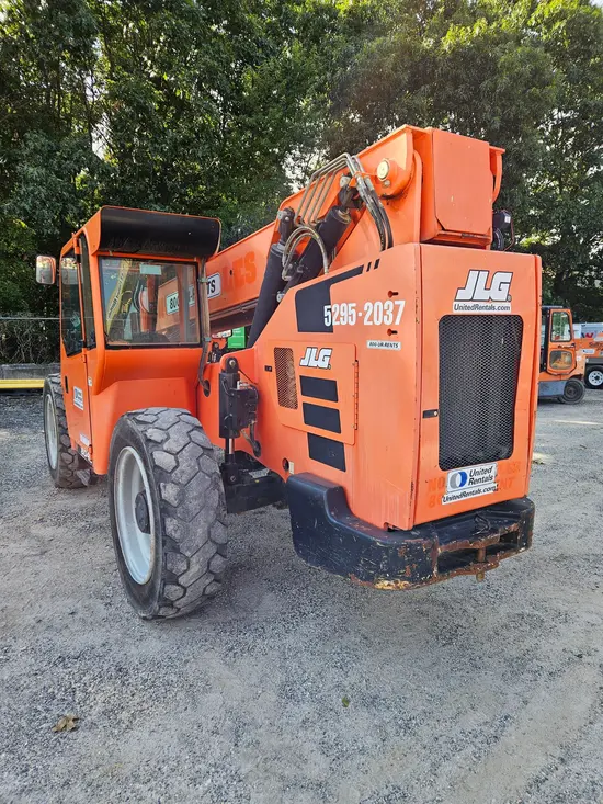 2016 SKYTRAK 8042 Forklift