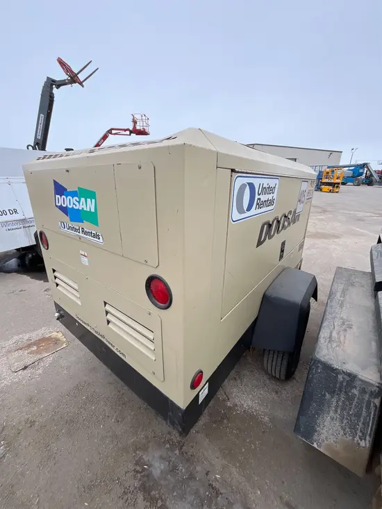 2018 Doosan P425/HP375WCU Air Compressor