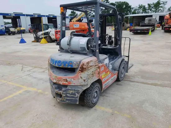 2017 Toyota 8FGU25 Warehouse Forklift