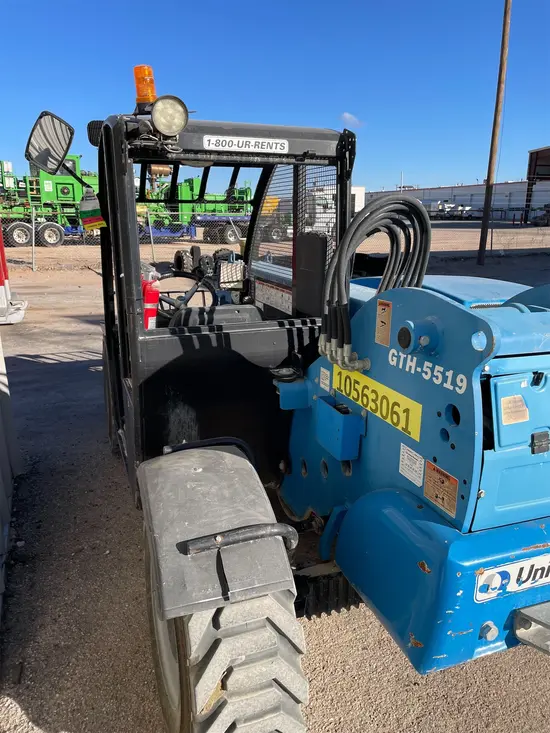 2017 Genie GTH-5519 Forklift