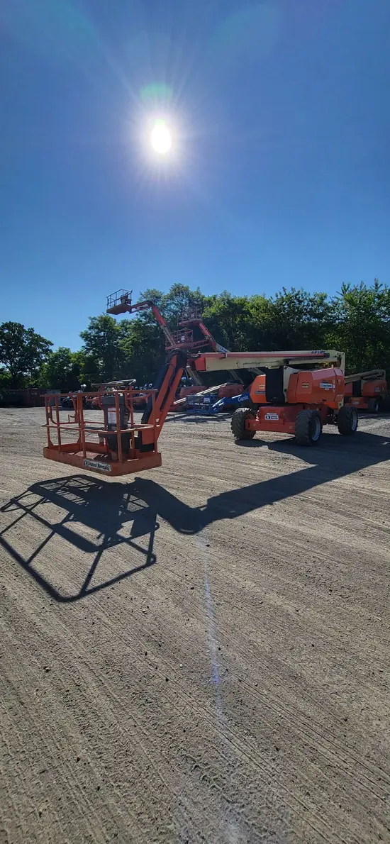 2015 JLG 800AJ Articulating Boom Lift