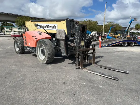 2015 JLG 1055 Forklift