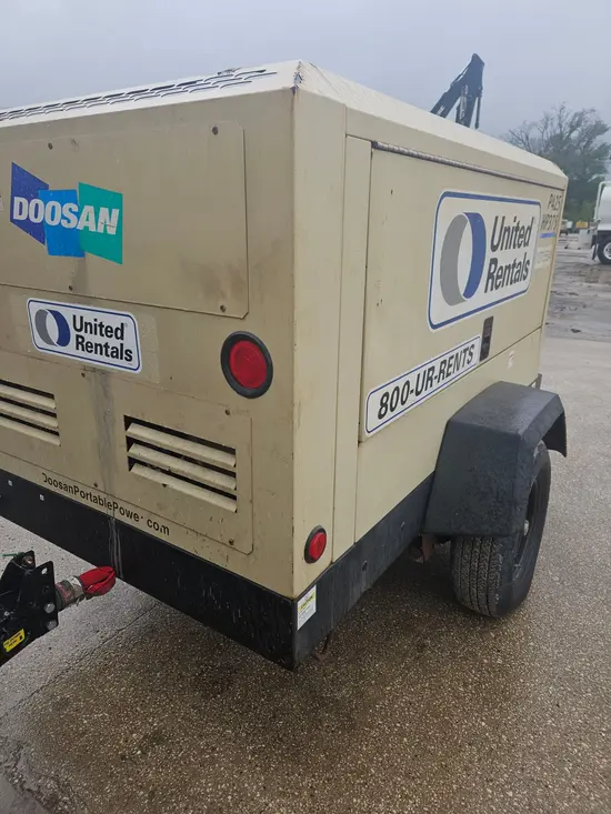 2018 Doosan P425/HP375WCUT4 Air Compressor