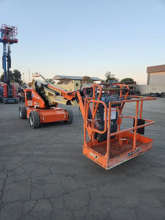 2016 JLG E450AJ Articulating Boom Lift