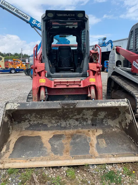 2017 Takeuchi TL10V2-CR Track Loader