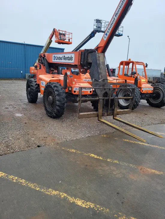 2016 SKYTRAK 8042 Forklift