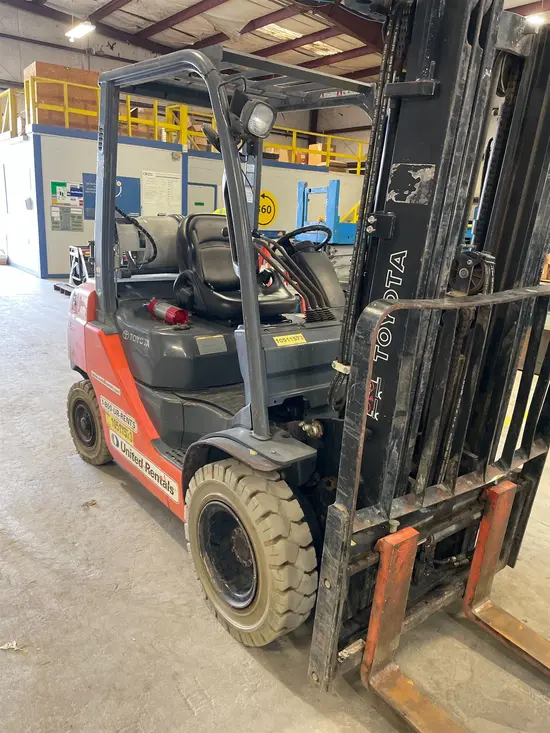 2016 Toyota 8FGU25 Warehouse Forklift