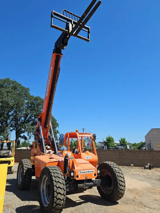 2016 SKYTRAK 8042 Forklift