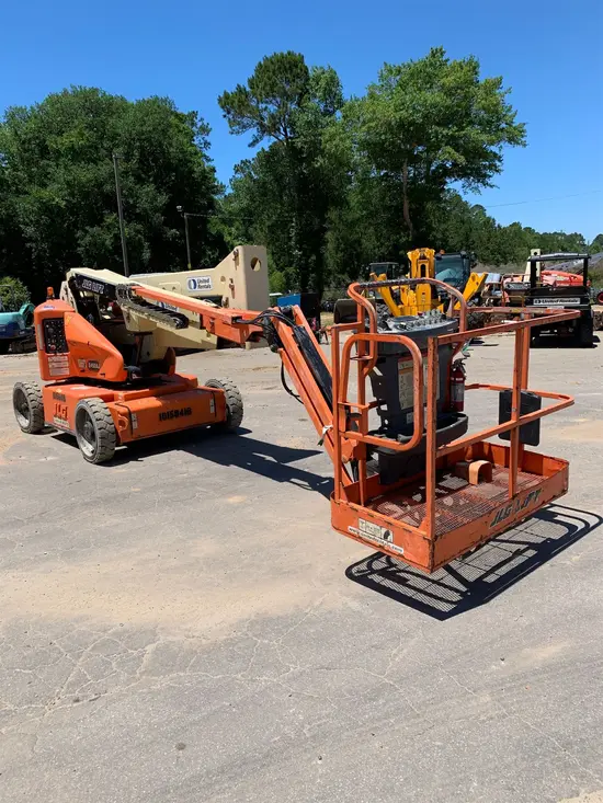 2013 JLG E450AJ Articulating Boom Lift