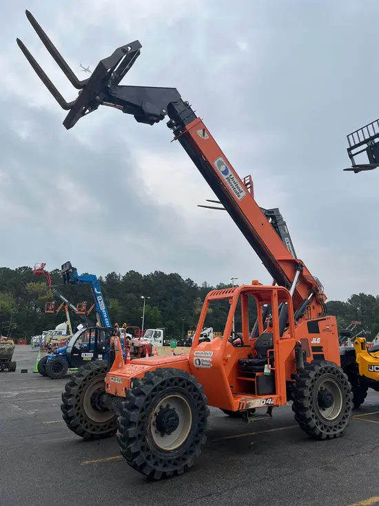 2016 SKYTRAK 8042 Forklift
