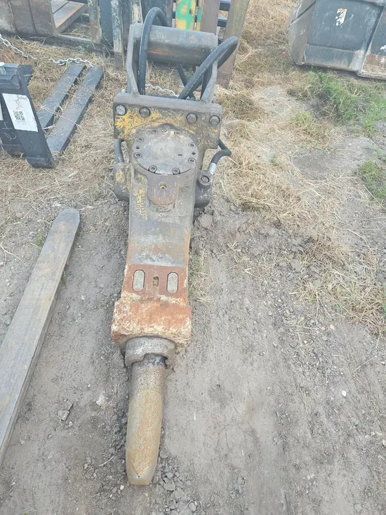 2014 Atlas Copco SB 452 Attachment