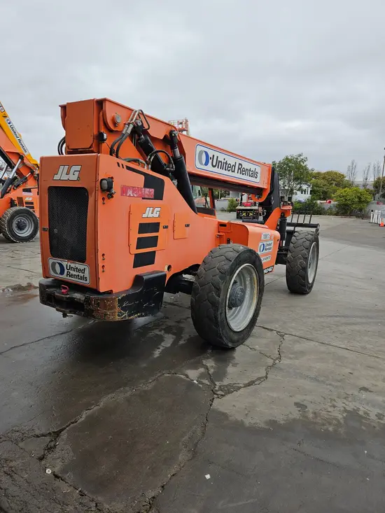 2017 SKYTRAK 8042 Forklift